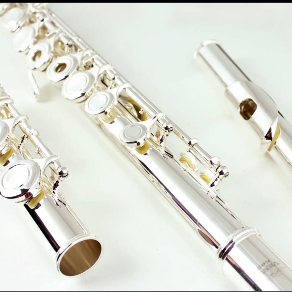 BRAND NEW!! Silver Plated VENUS open hole Flute Key of C